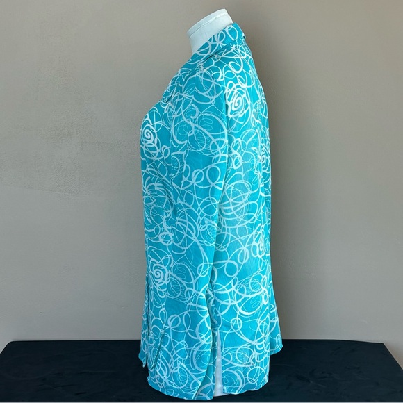 Blue and White Notched Collar Long Sleeve Button Down Shirt - Picture 5 of 10